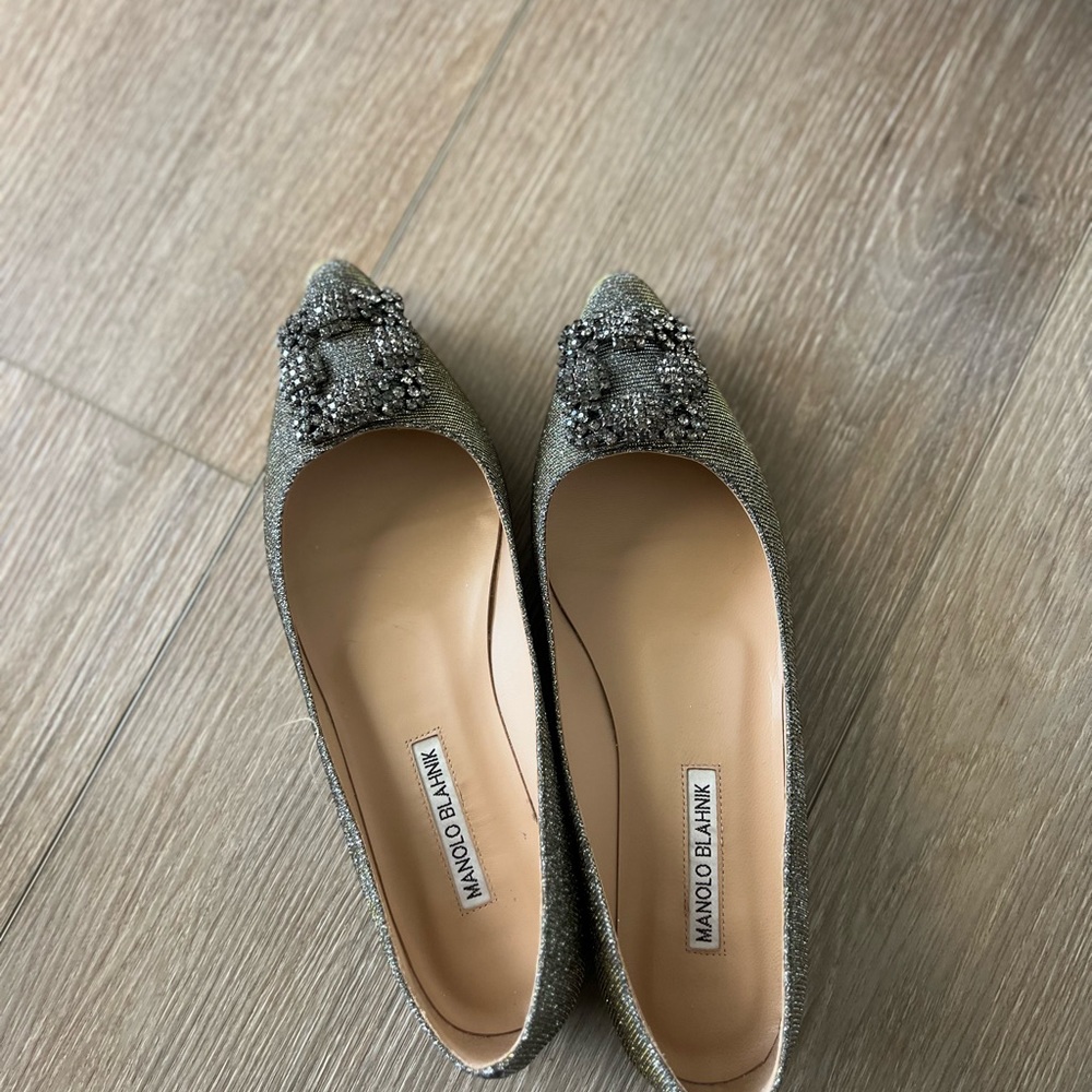 Like new Manolo Blahnik Hangisi flats